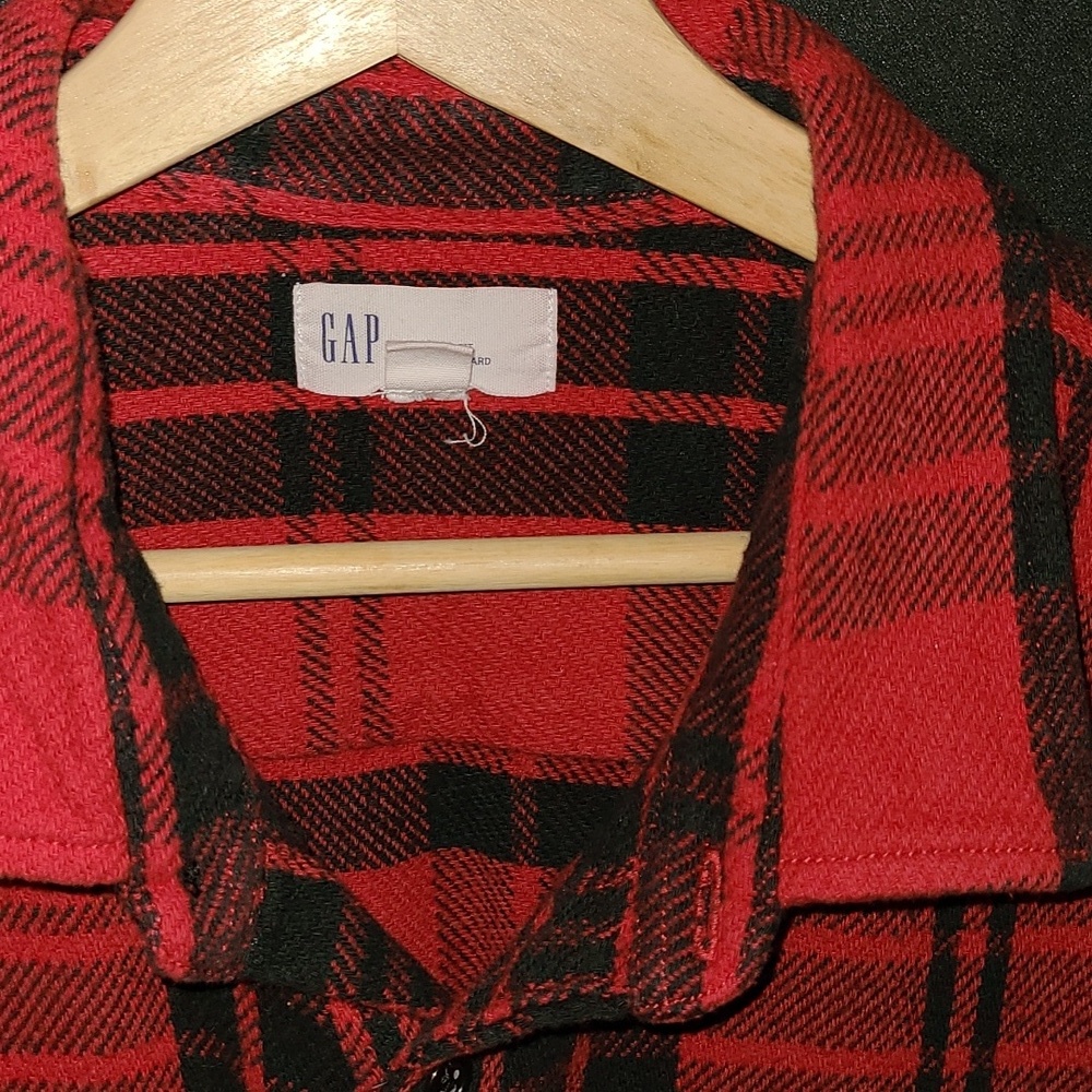 GAP XL Red and Black Plaid Men's Shirt - Picture 3 of 7
